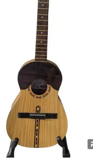 CUATRO MODELO 40 DE 17 TRASTES TAPA DE SAMAN